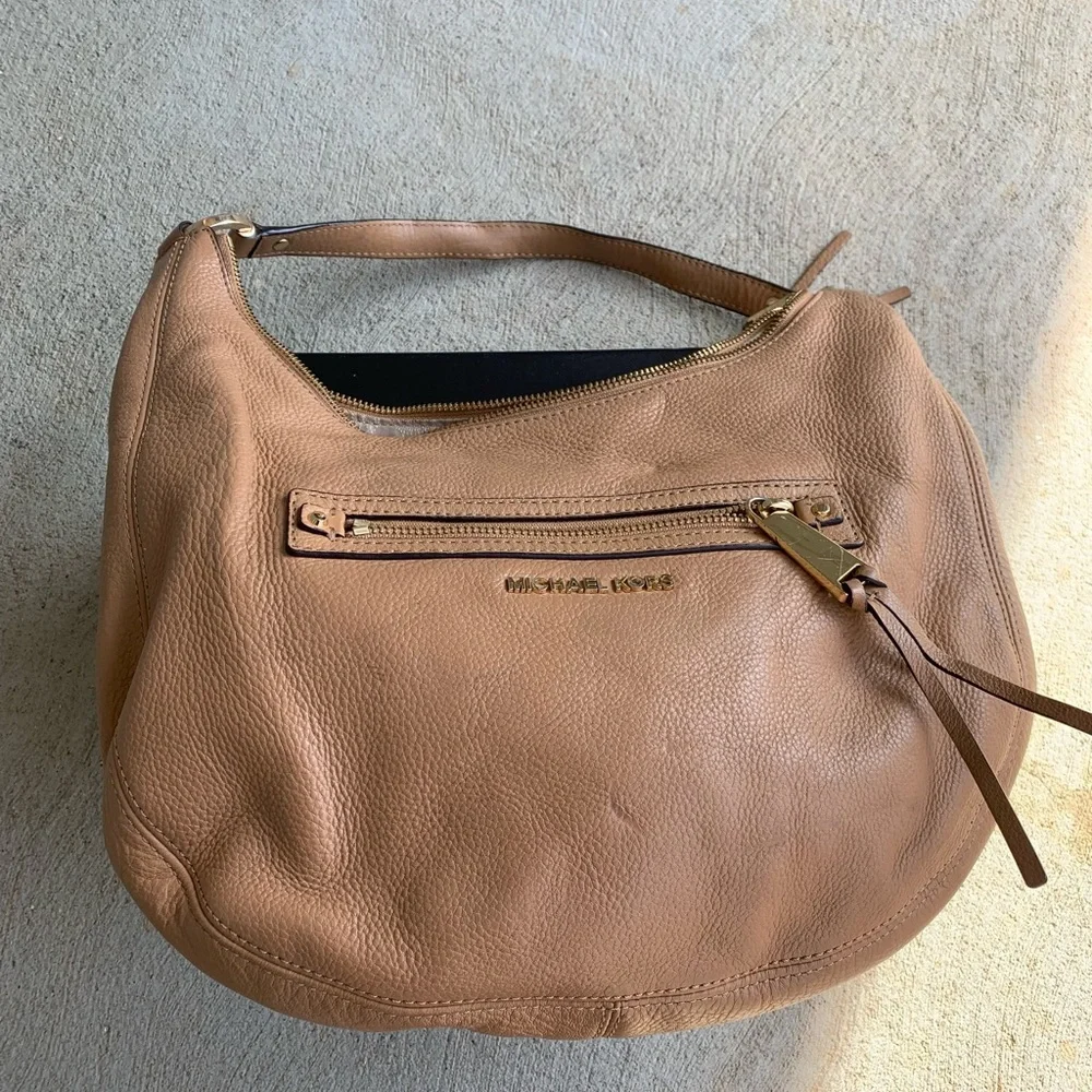 Michael Kors Tan Hobo Bag with Gold Zipper